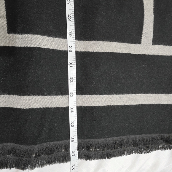 Black & Gray Reversible Knit Wrap/Scarf - Picture 6 of 14